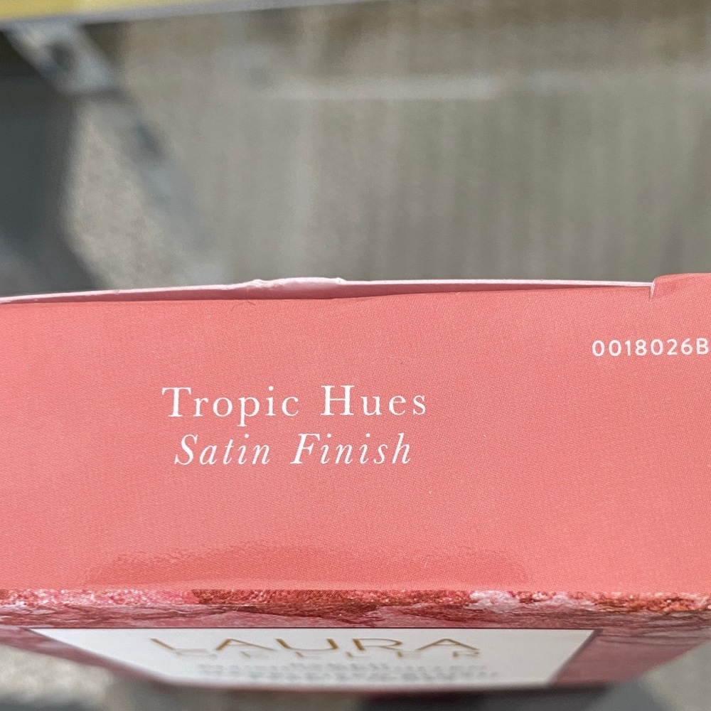 Laura Geller Baked Blush-N-Brighten - Marbleized Rose Blush - Picture 2 of 5